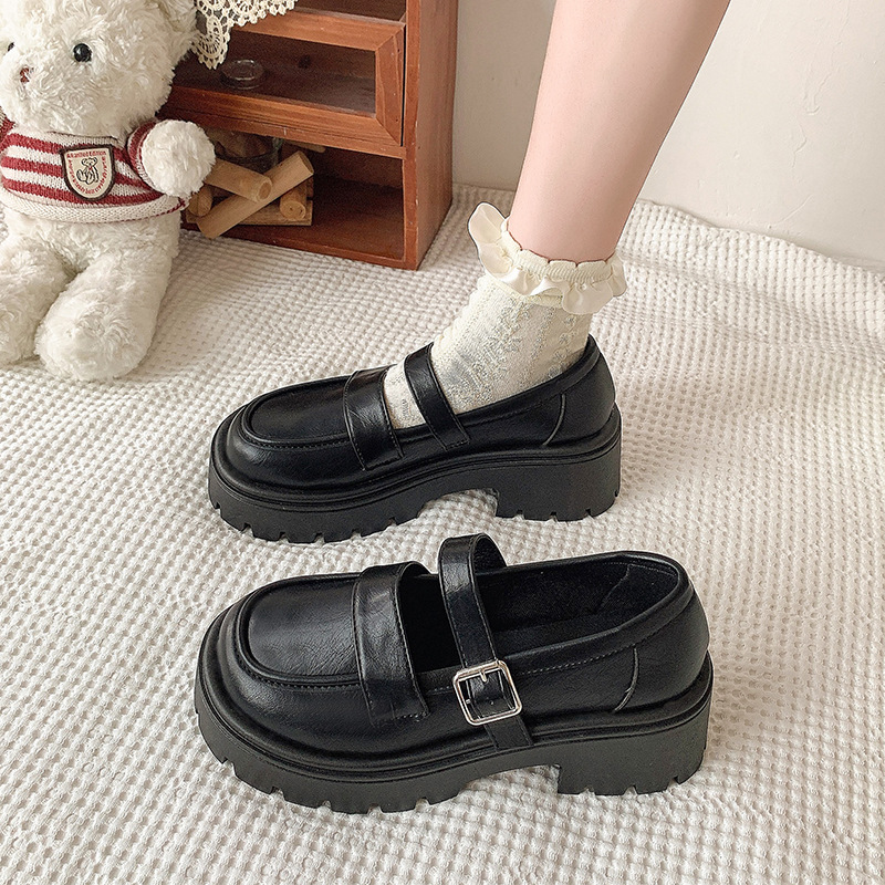 【厚底×アンクルストラップ×クラシカル】ローファー｜安定感×脚長見え×上品