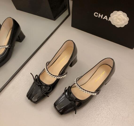 【美脚・脚長】リボン付き厚底パンプス（4cm・ストラップ・合成皮革）