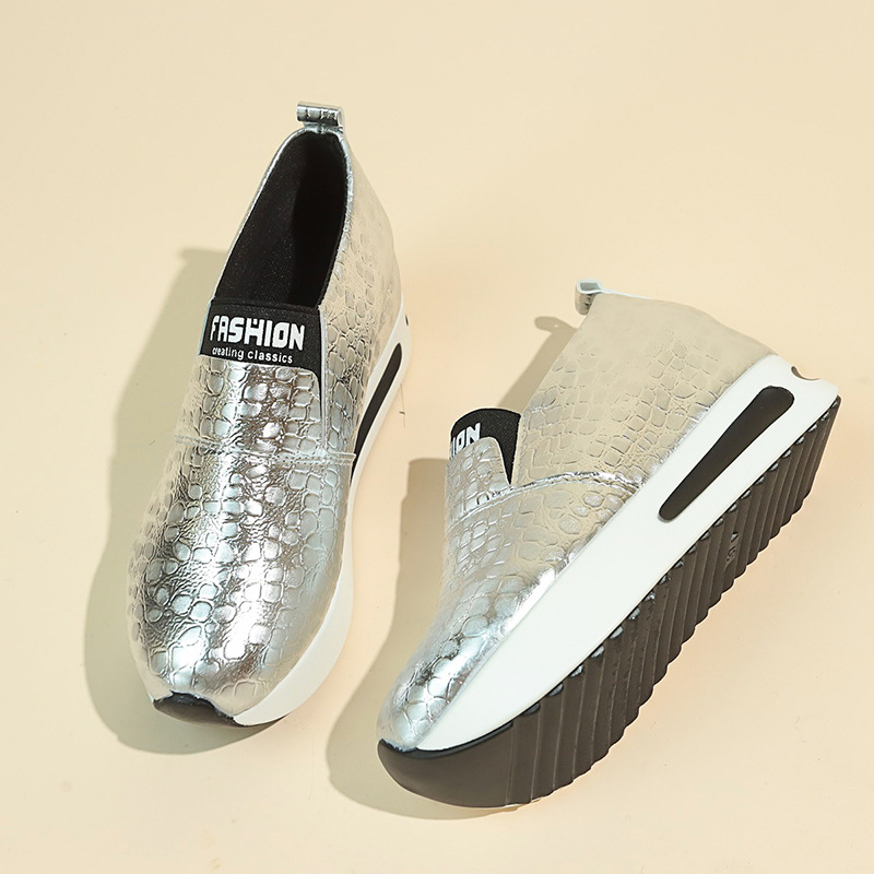 【銀色蛇革風デザイン×脚長スタイルアップ×韓国系】6.0cm厚底スリッポンスニーカー