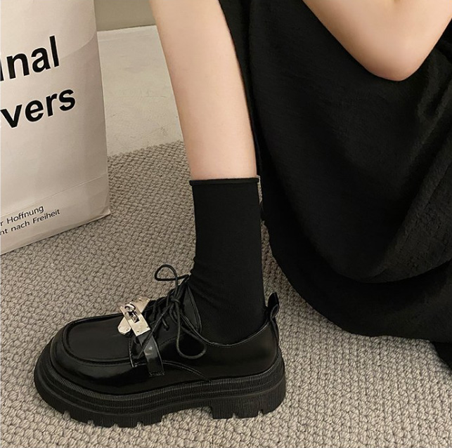 レディース厚底ローファー金属バックル付きソフトレザー靴