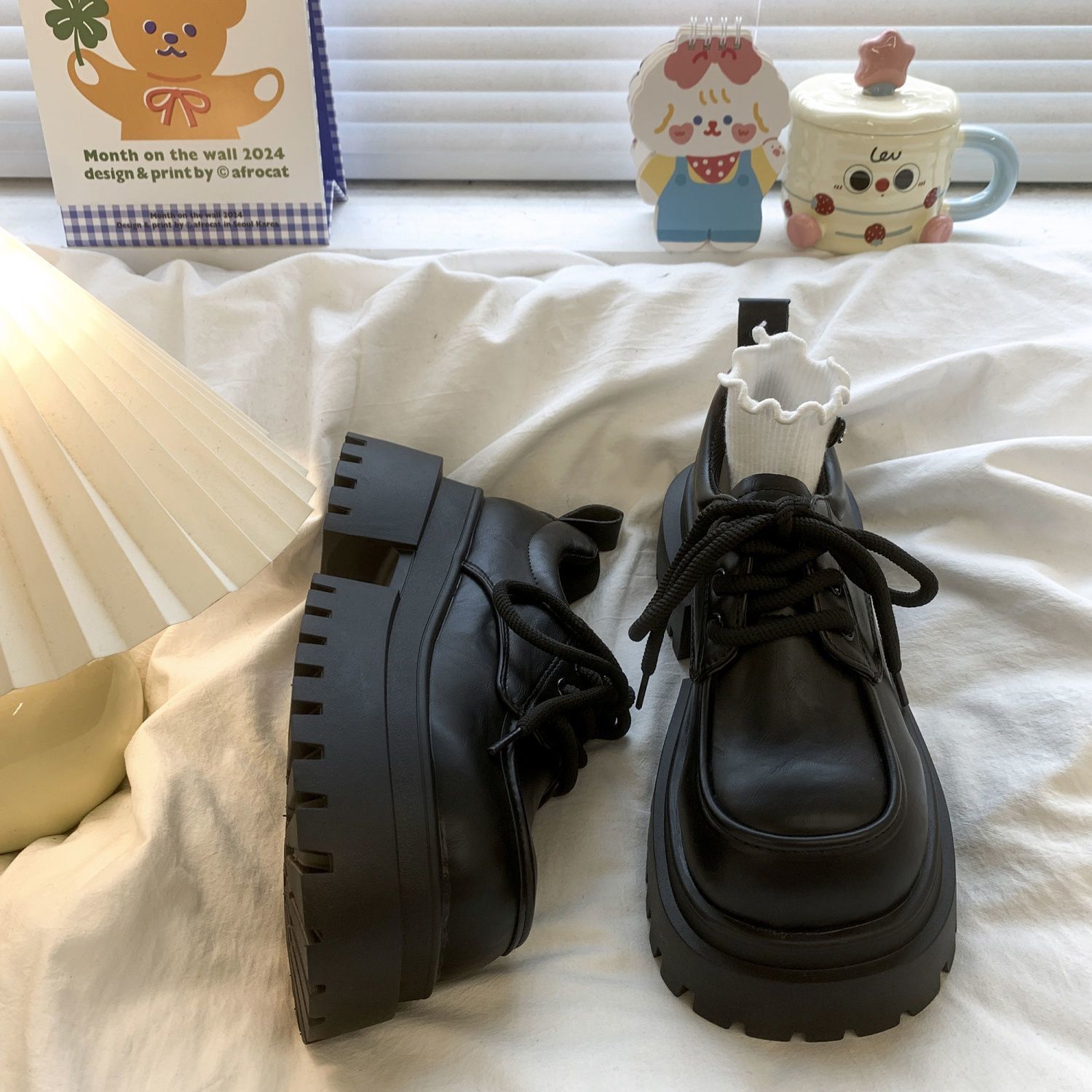 クラシカル厚底ローファー｜紐付き×5cmヒール×滑り止めソール×通勤通学対応 厚底紐付きローファー｜きれいめモード×安定感×秋冬トレンド