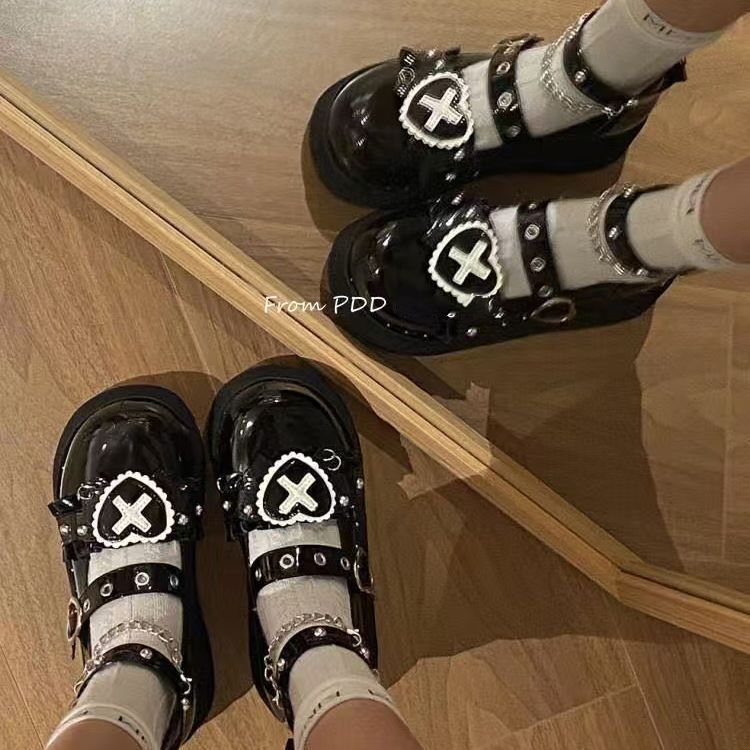 厚底 ハート型バックル付きストラップ厚底ローファー