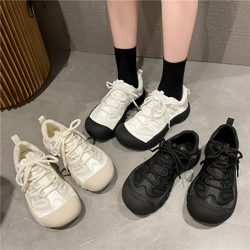【丸頭×ソフト底】レースアップ厚底スニーカー｜通気メッシュ×疲れにくい設計