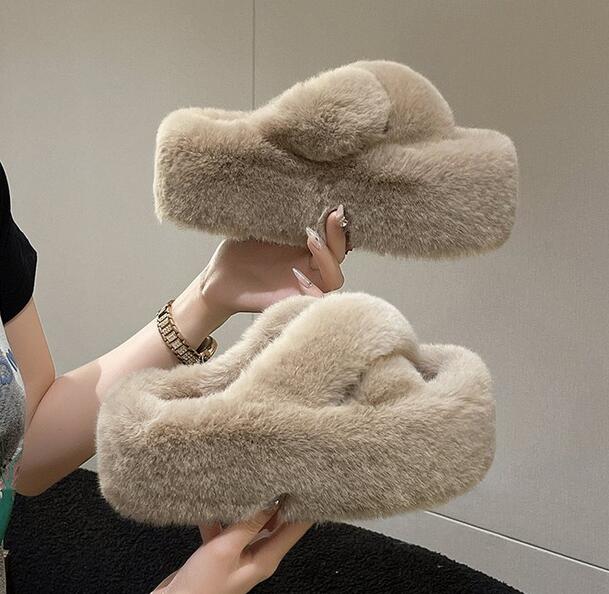 秋冬新作ふわふわファーサンダル保温厚底スリッパ