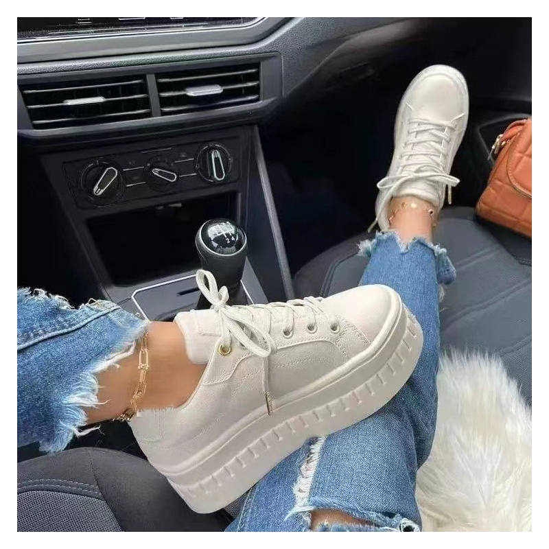 女性用厚底スニーカー紐付き脚長効果靴