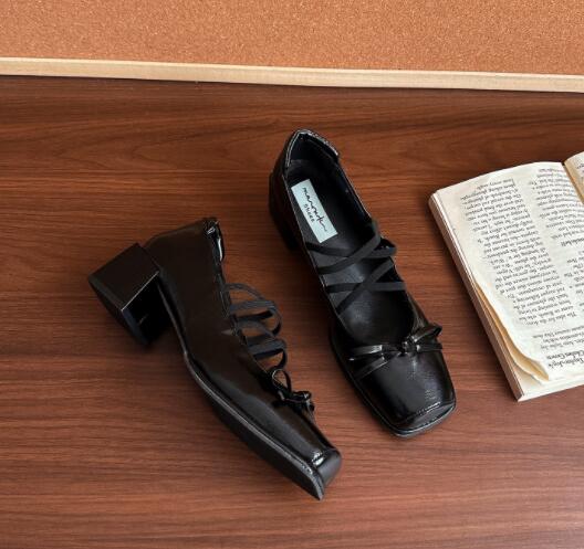 【上品ガーリー】リボン付きスクエア厚底パンプス（5cm・合皮）