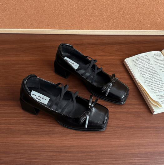 【上品ガーリー】リボン付きスクエア厚底パンプス（5cm・合皮）