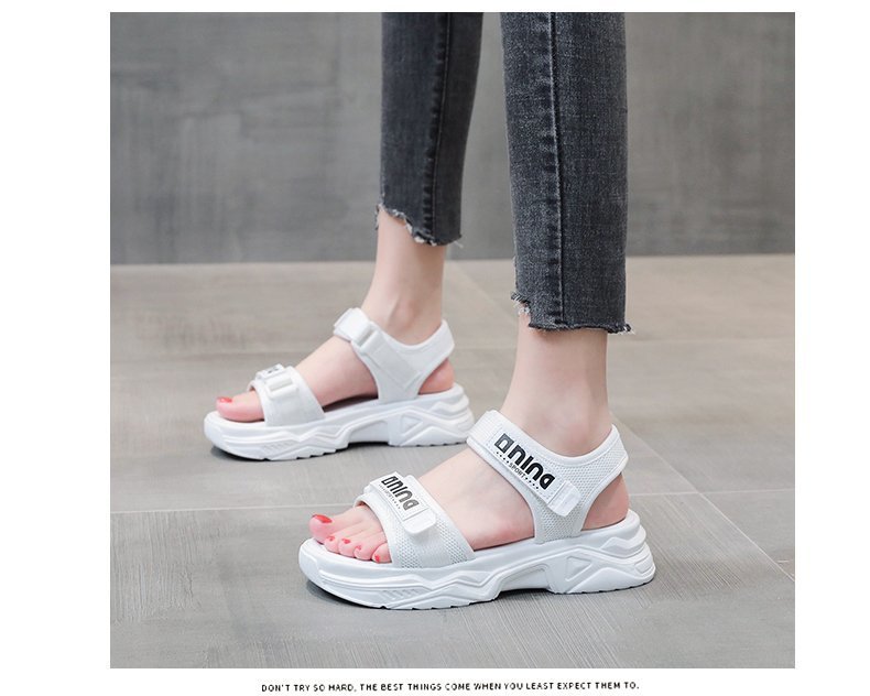 厚底サンダル レディース 軽量 通気性 脚長効果 運動靴