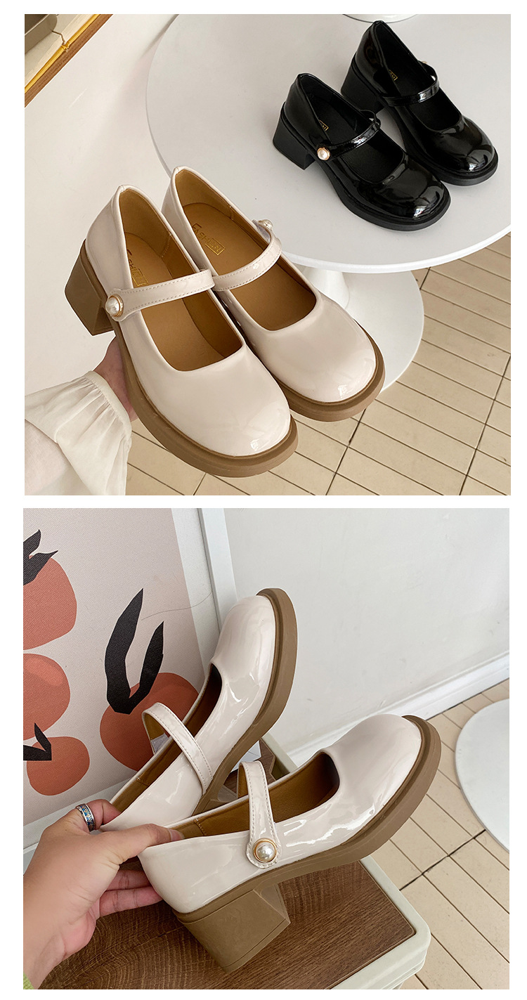 厚底パンプス ストラップ付き 美脚効果 黒白二色展開