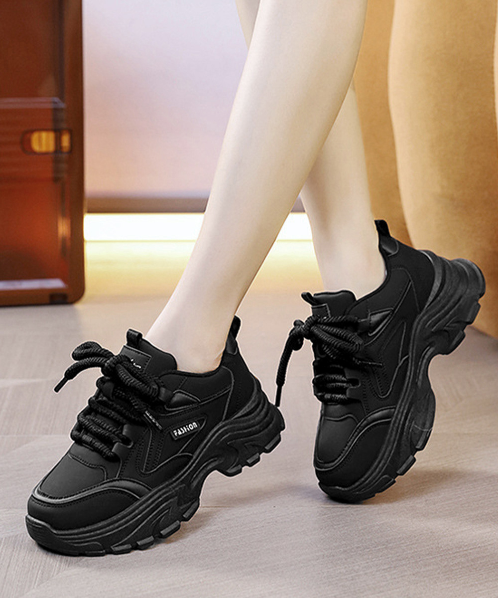 厚底スニーカー レディース 美脚効果 疲れにくい靴