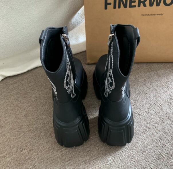 秋冬厚底ブーツ 刺繍柄ショートブーツ 黒