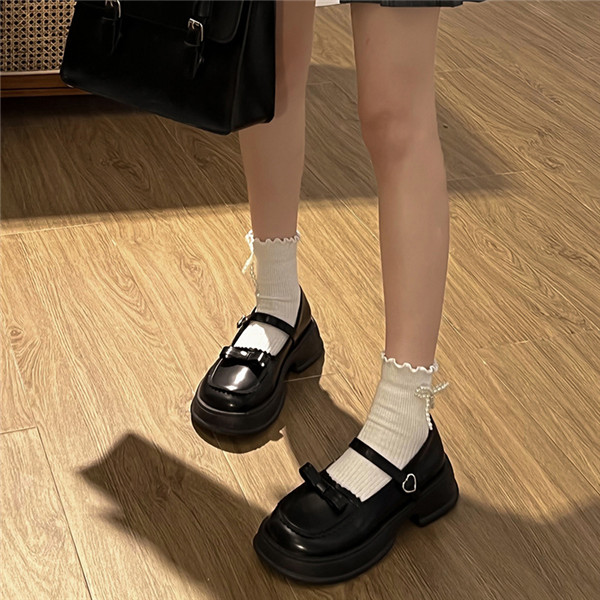 蝶結び付き厚底ローファー｜通学女子人気×光沢×美脚効果