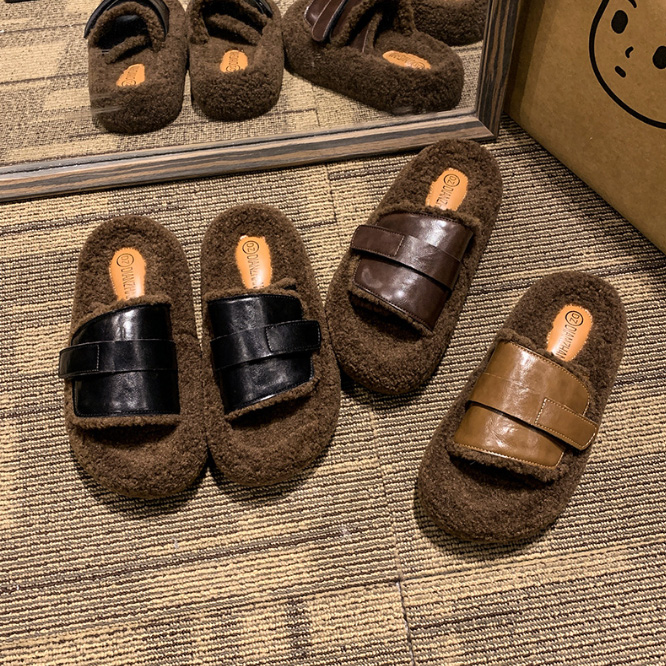 二千二十四年新作レディース毛皮調厚底サンダル