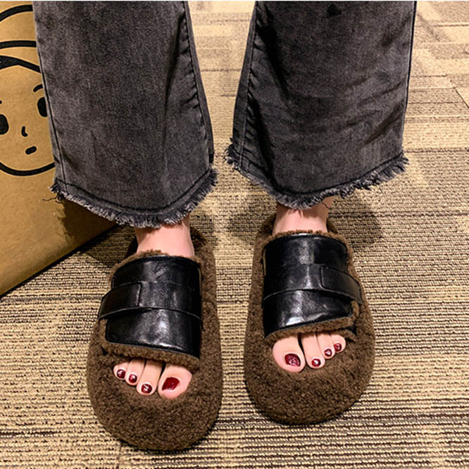 二千二十四年新作レディース毛皮調厚底サンダル