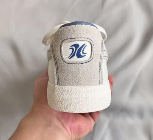 メンズ厚底スポーツシューズ快適運動靴白色