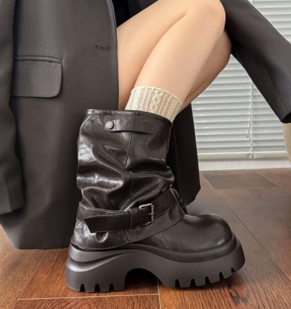 厚底ブーツ レザー調ベルト付きショートブーツ