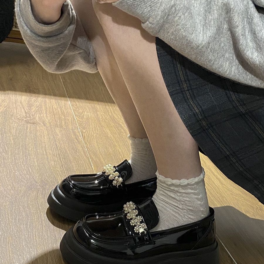 厚底 パール装飾付き厚底ローファー