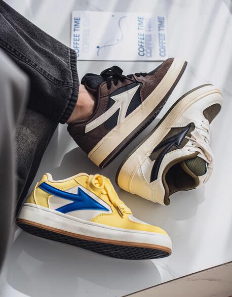 厚底スポーツシューズ メンズ運動靴 ローカット