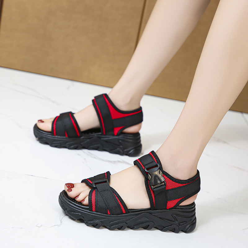 美脚効果抜群厚底サンダル軽量通気性抜群脚長