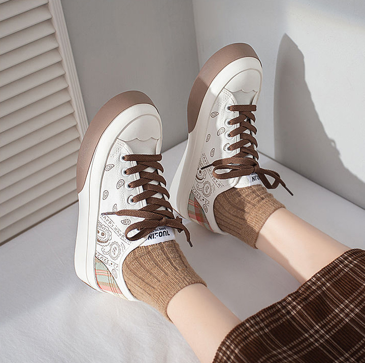 レディース厚底スニーカー紐靴白茶色可愛い脚長効果