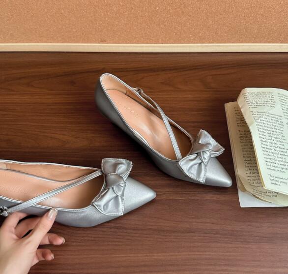 【上品ガーリー】リボン付きポインテッド厚底パンプス（3.5cm・合成革）