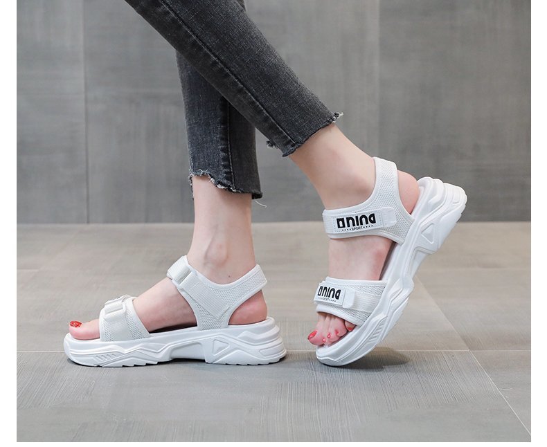 厚底サンダル レディース 軽量 通気性 脚長効果 運動靴