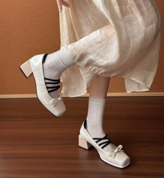 【上品ガーリー】リボン付きスクエア厚底パンプス（5cm・合皮）