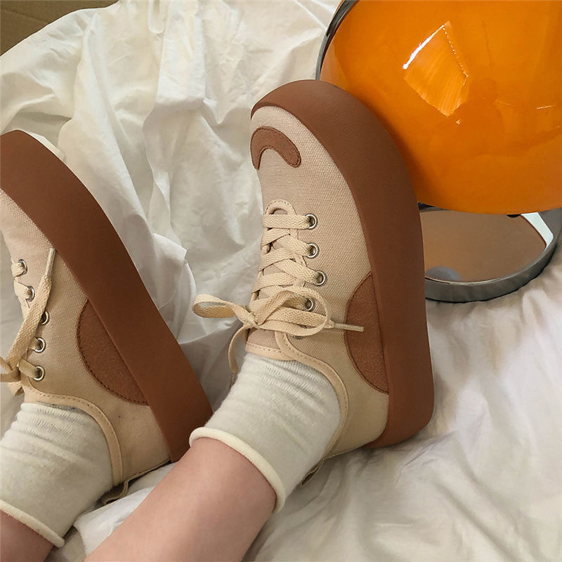 秋冬対応 厚底スニーカー 茶色 紐靴 歩きやすい