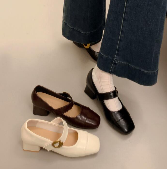 【美脚・歩きやすい】厚底パンプス（3.5cm・ストラップ付き・合成皮革）